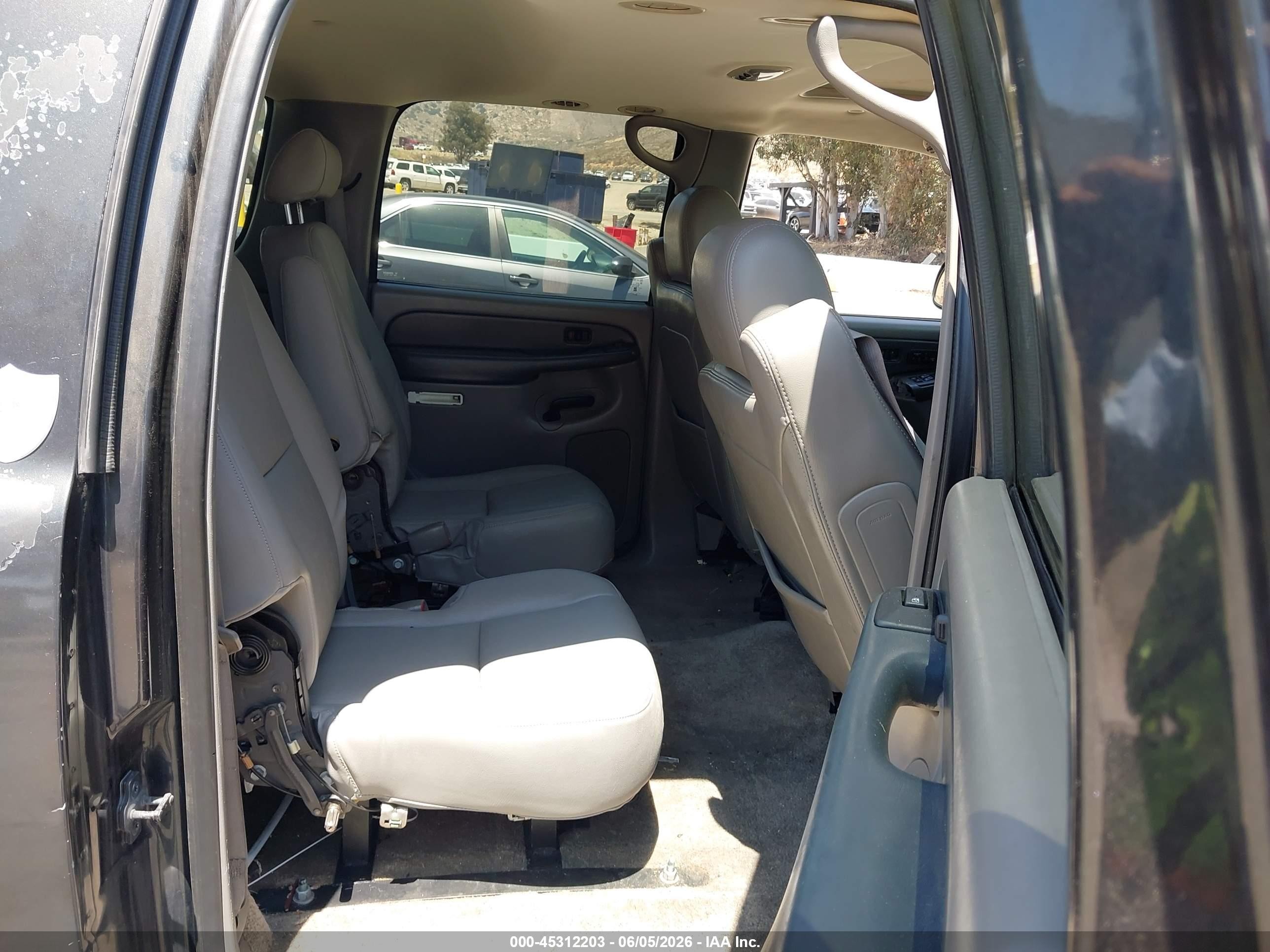 2003 Chevrolet Suburban 1500 Lt Gray vin: 3GNEC16T13G210098