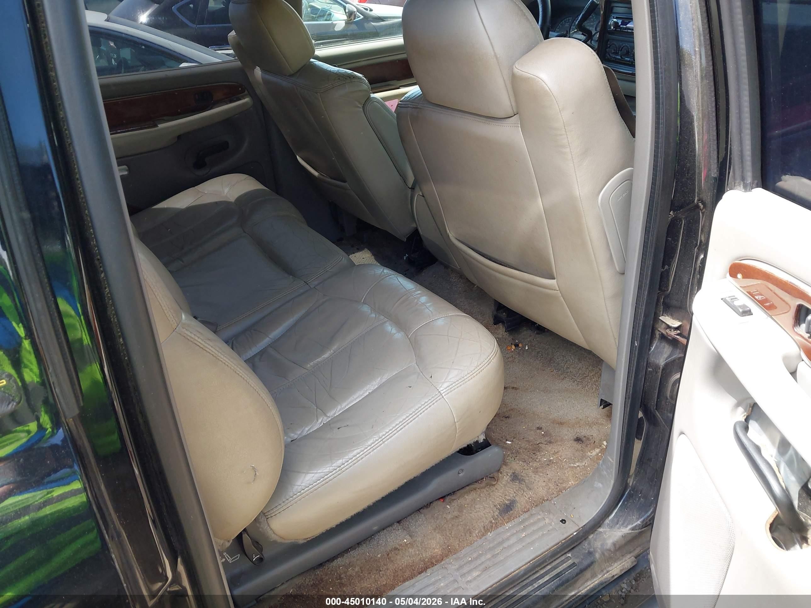 2001 Chevrolet Suburban 1500 Lt Черный vin: 3GNEC16T21G190022