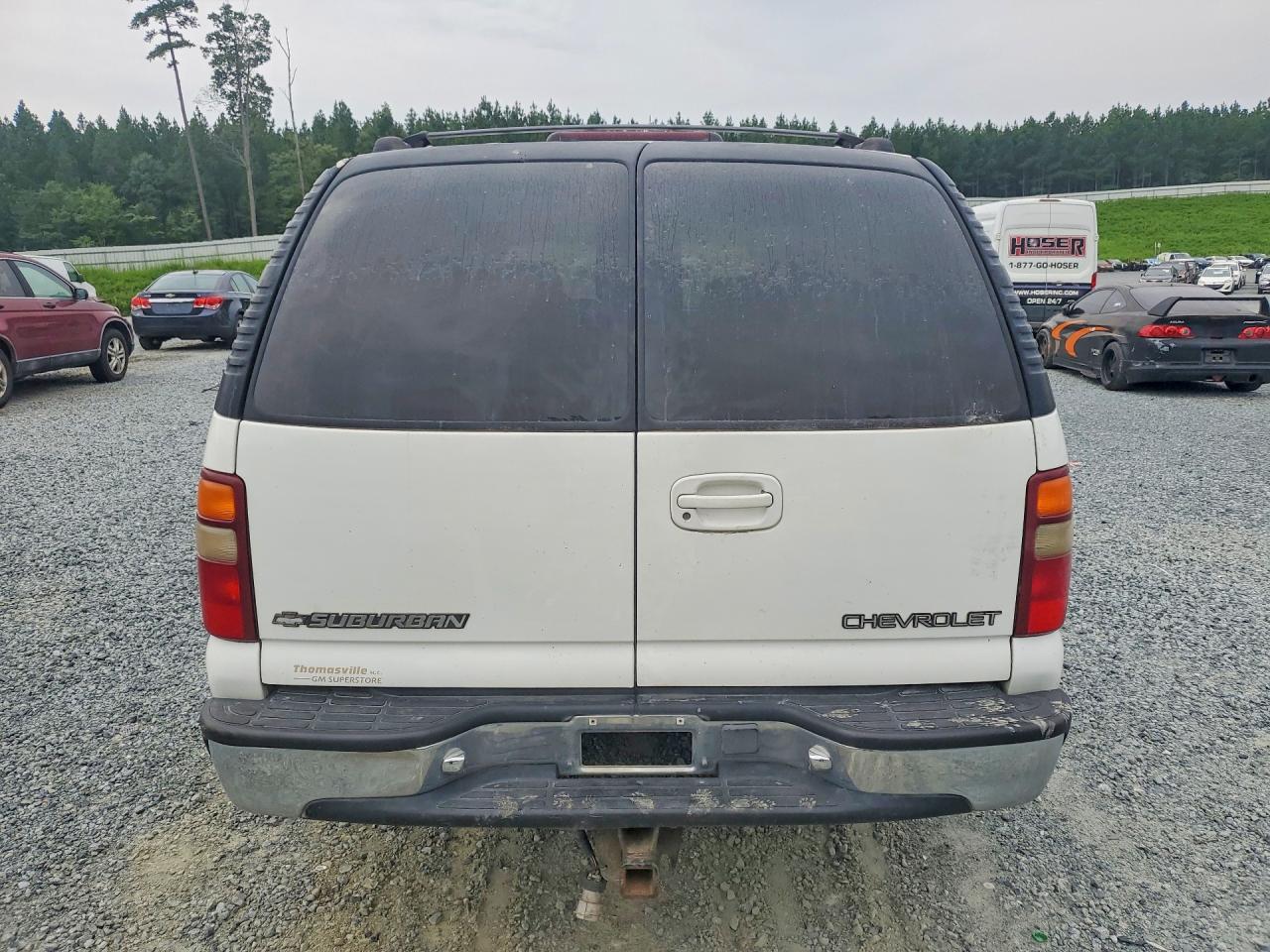 2001 Chevrolet Suburban C1500 White vin: 3GNEC16T21G223410
