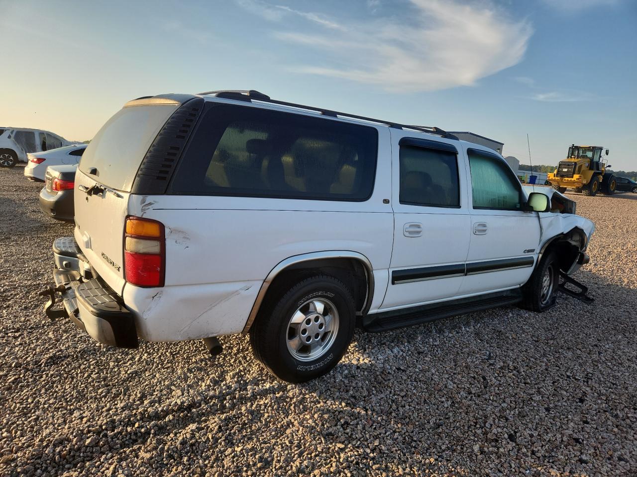 2001 Chevrolet Suburban C1500 White vin: 3GNEC16T41G110073