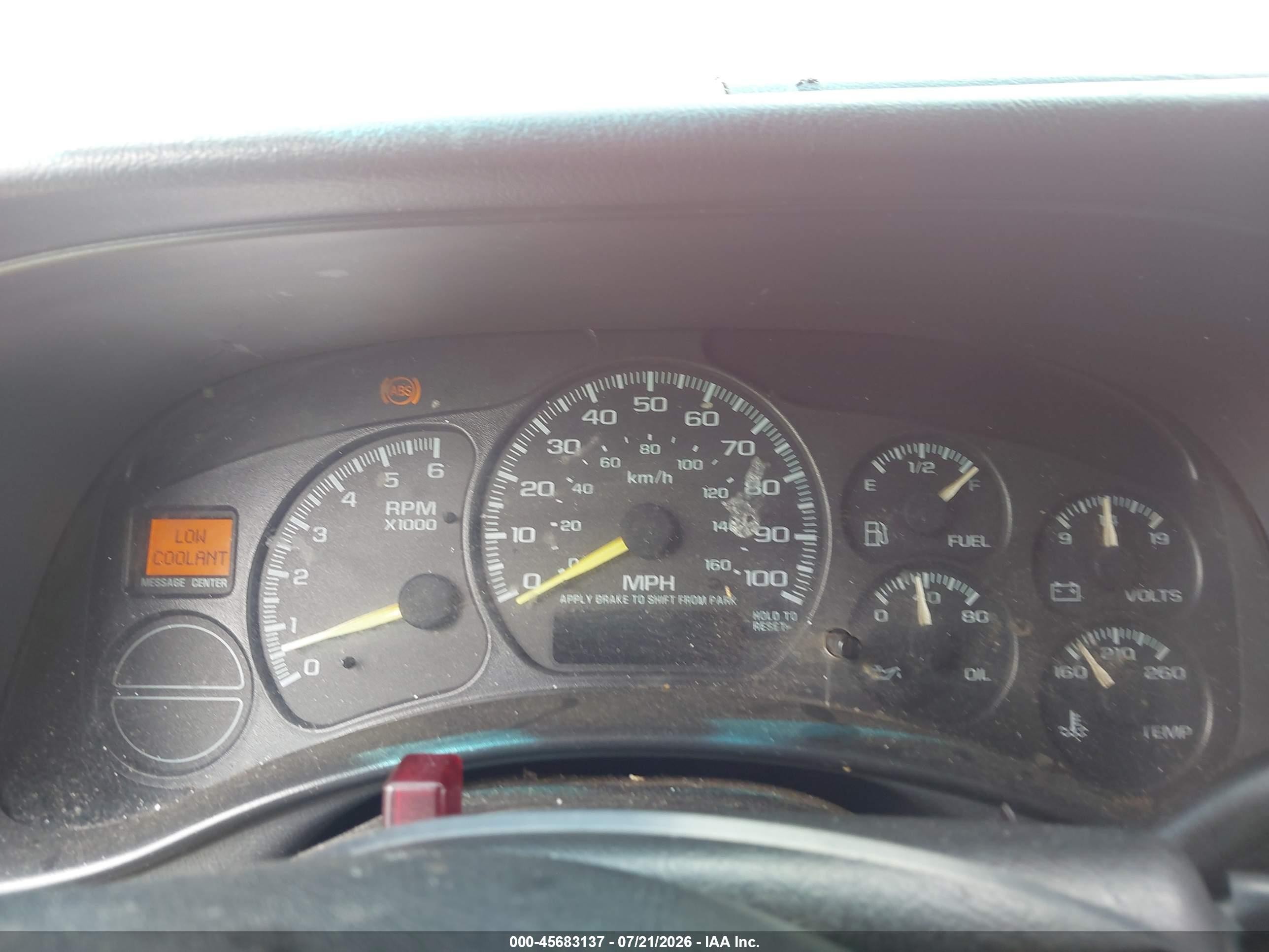 2001 Chevrolet Suburban 1500 Lt Red vin: 3GNEC16T51G142577