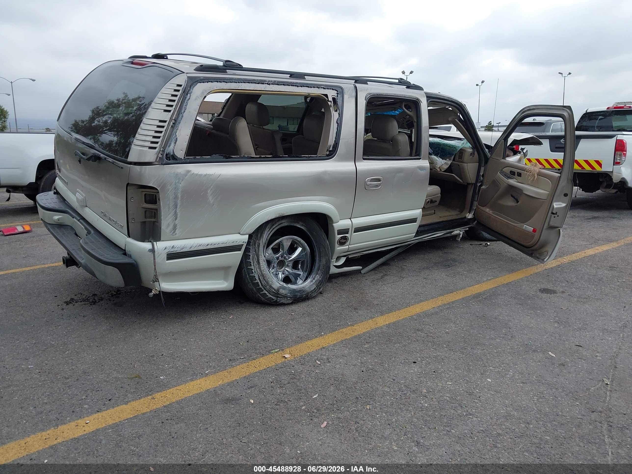 2003 Chevrolet Suburban 1500 Lt White vin: 3GNEC16T53G221038