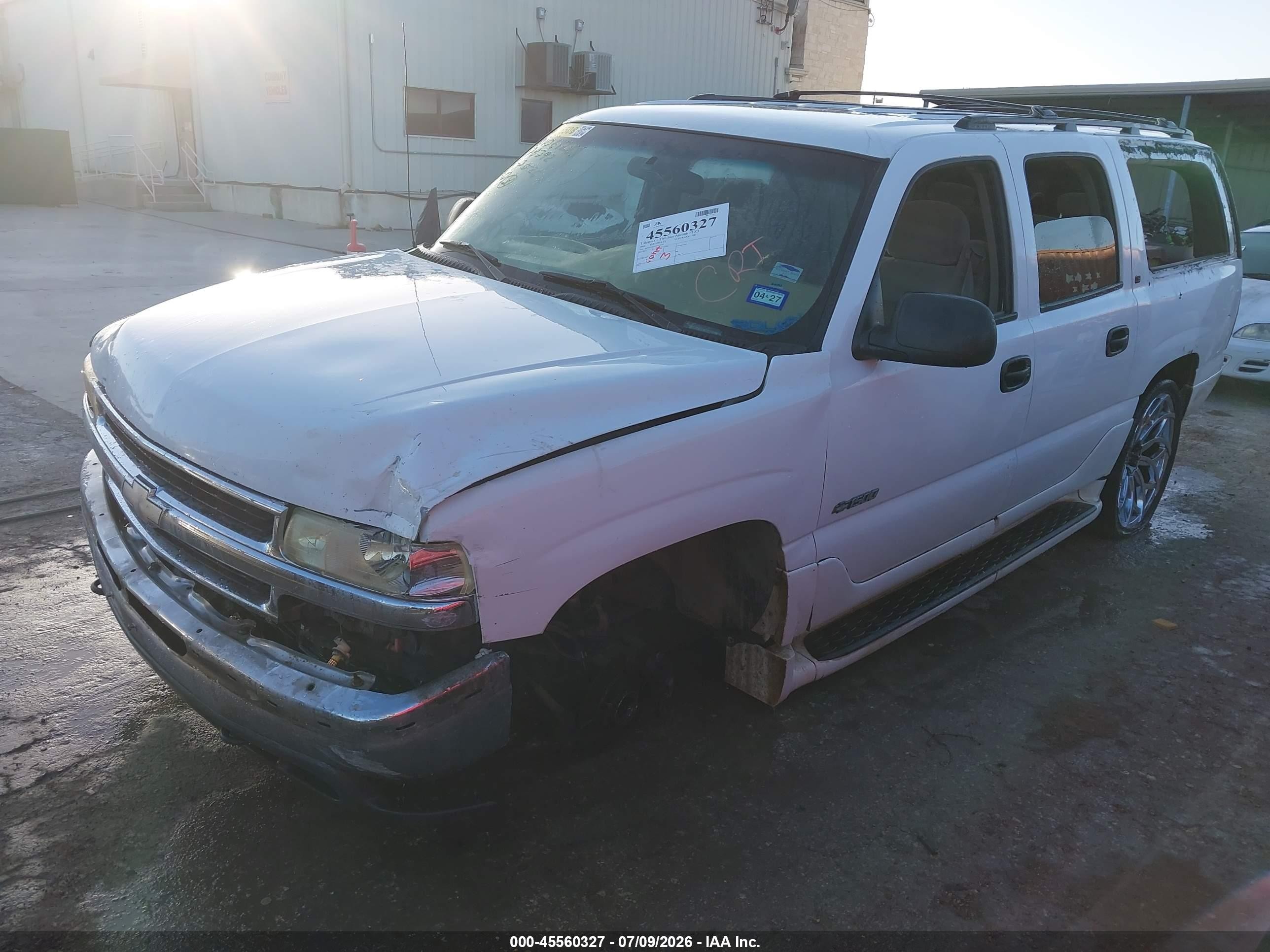 2000 Chevrolet Suburban 1500 Ls White vin: 3GNEC16T5YG178392