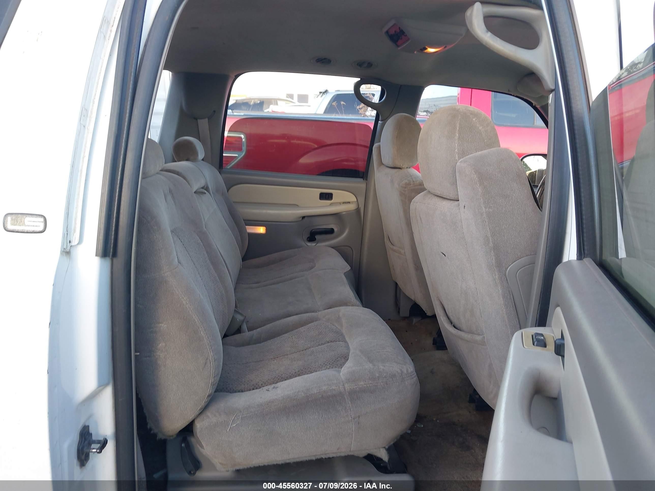 2000 Chevrolet Suburban 1500 Ls White vin: 3GNEC16T5YG178392