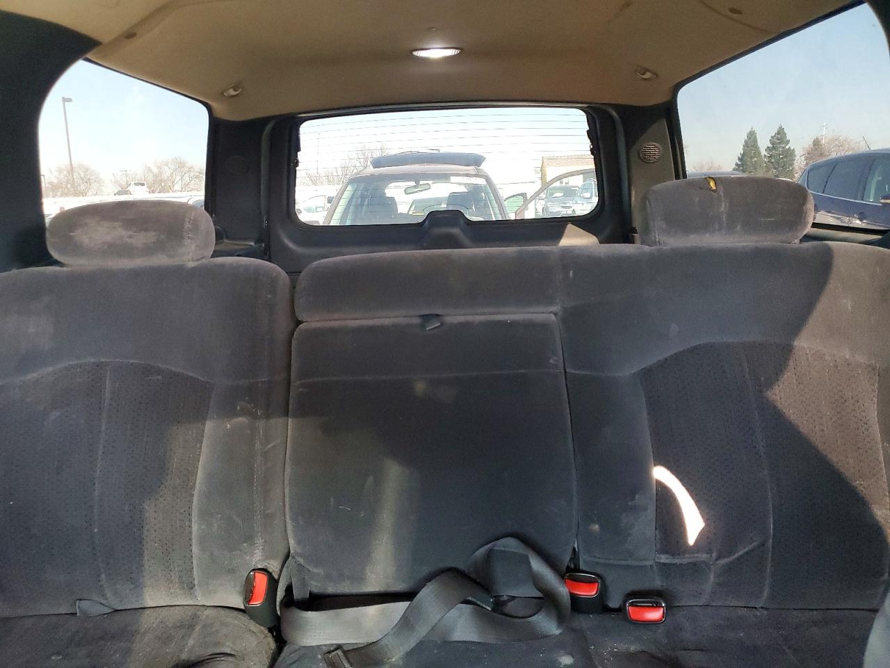 2002 Chevrolet Suburban C1500 Gray vin: 3GNEC16T62G229826