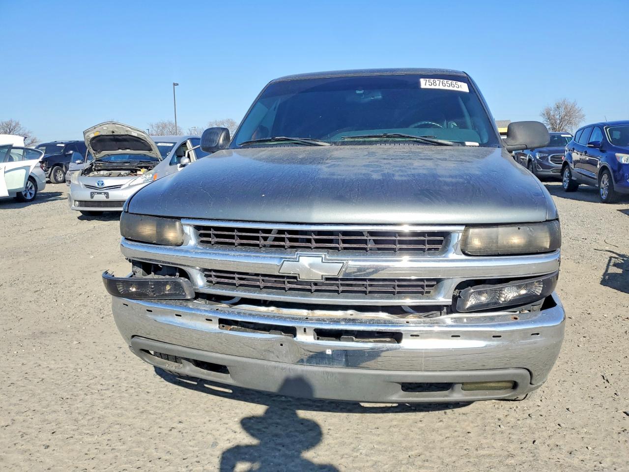 2002 Chevrolet Suburban C1500 Gray vin: 3GNEC16T62G229826