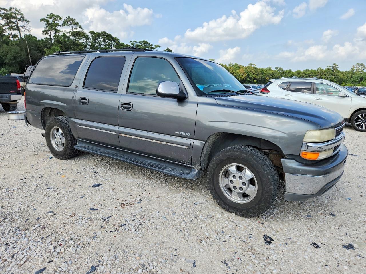 2000 Chevrolet Suburban C1500 Gray vin: 3GNEC16T6YG169328