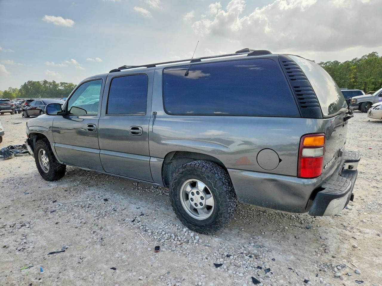 2000 Chevrolet Suburban C1500 Gray vin: 3GNEC16T6YG169328