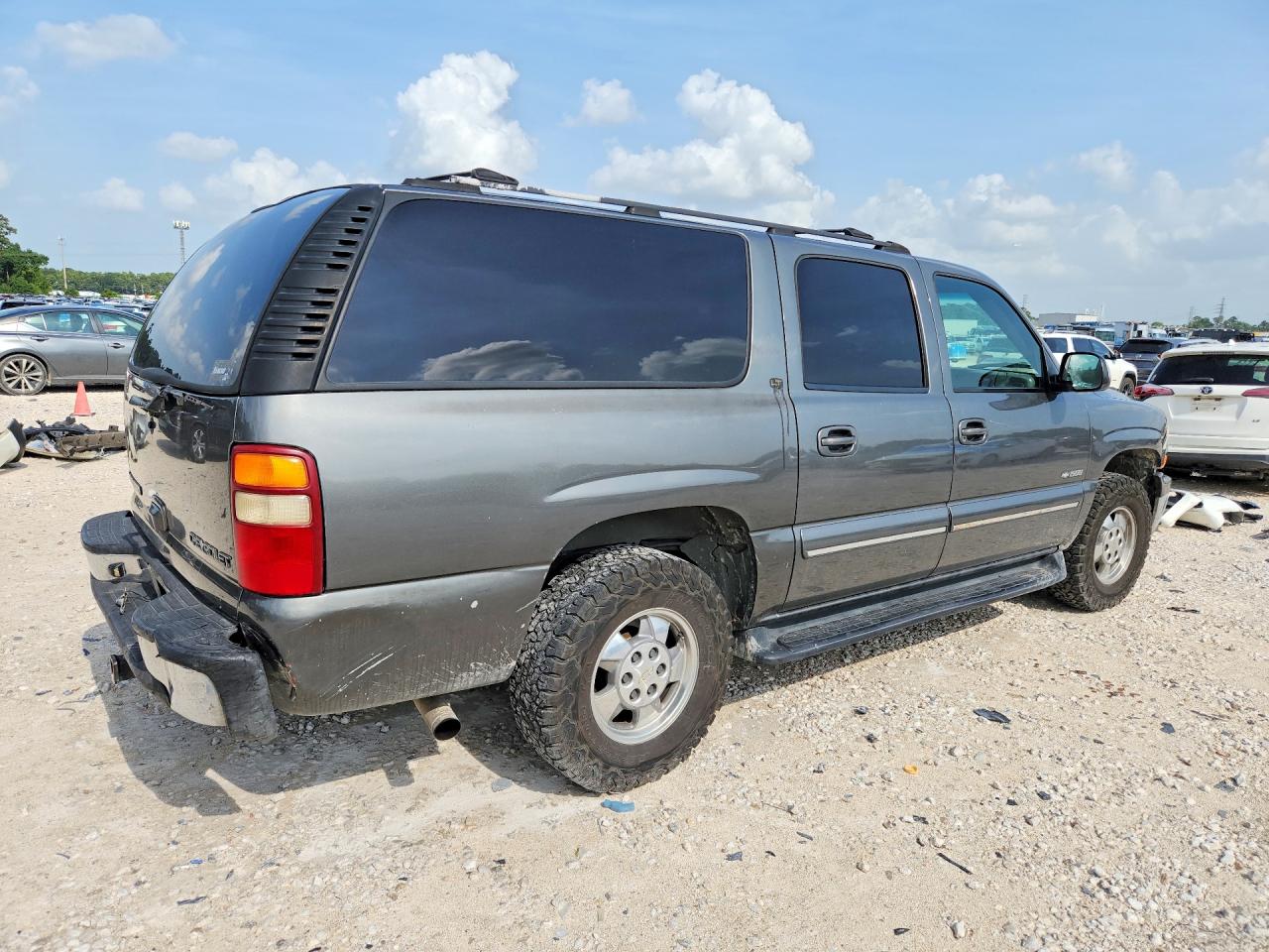 2000 Chevrolet Suburban C1500 Gray vin: 3GNEC16T6YG169328