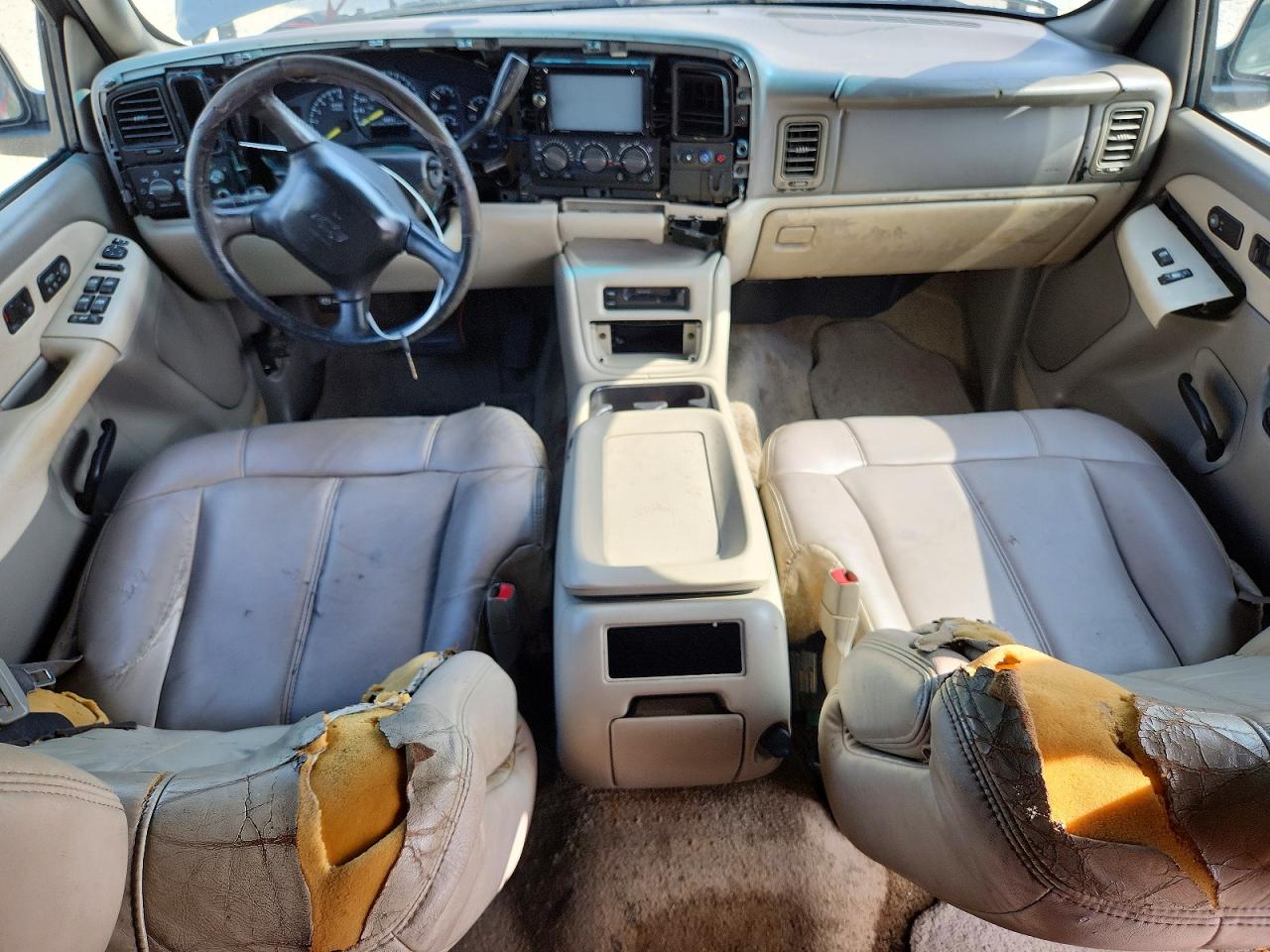 2000 Chevrolet Suburban C1500 Gray vin: 3GNEC16T6YG169328