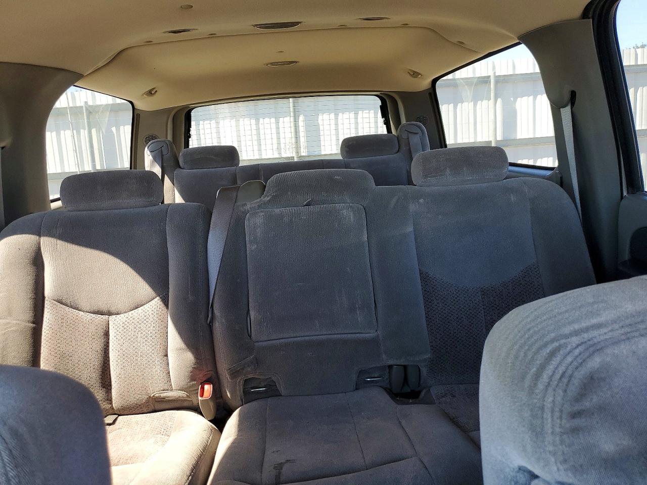 2003 Chevrolet Suburban C1500 Silver vin: 3GNEC16T73G152577