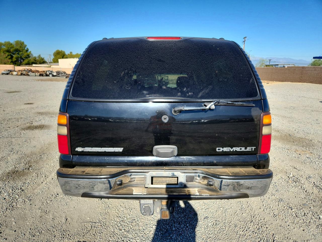 2004 Chevrolet Suburban C1500 Black vin: 3GNEC16T84G327288
