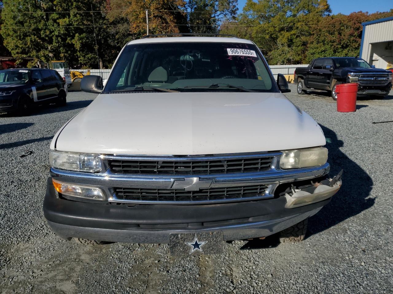 2000 Chevrolet Suburban C1500 White vin: 3GNEC16T8YG213961