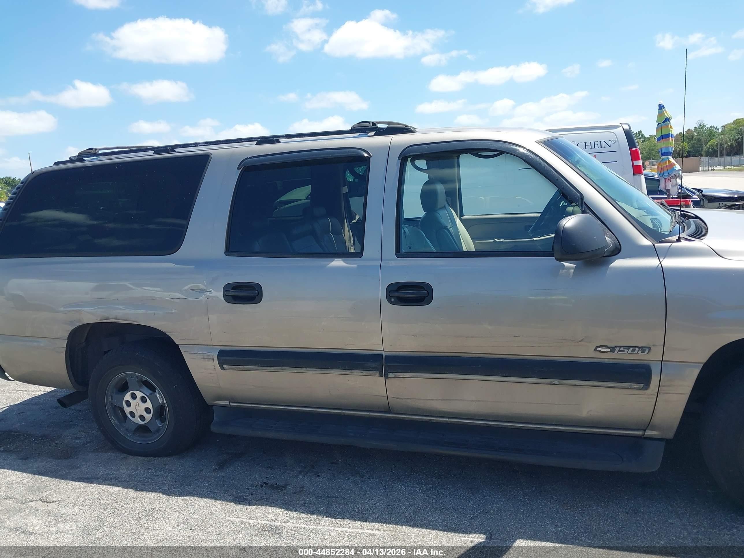 2001 Chevrolet Suburban 1500 Ls Gray vin: 3GNEC16T91G100042