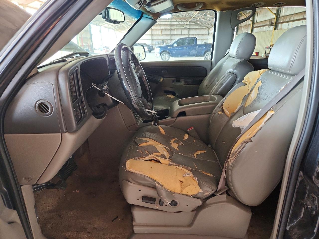 2003 Chevrolet Suburban C1500 Черный vin: 3GNEC16T93G310644