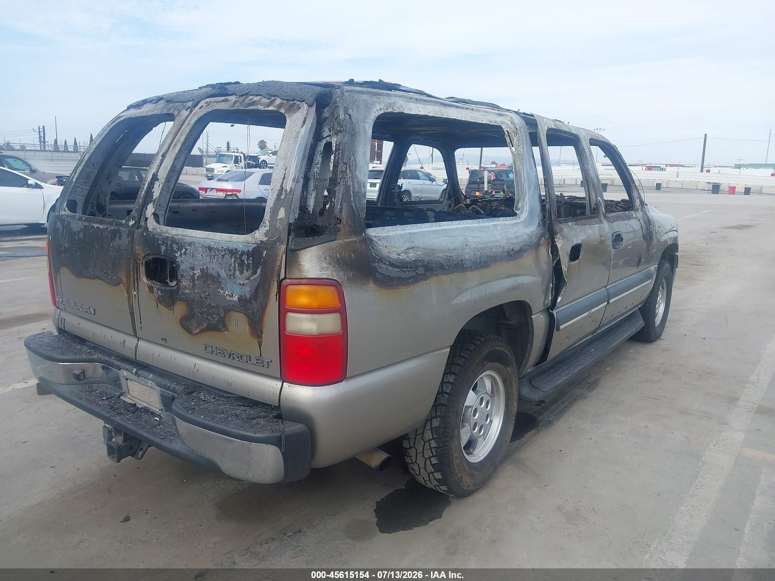 2002 Chevrolet Suburban 1500 Ls Бежевый vin: 3GNEC16TX2G299409