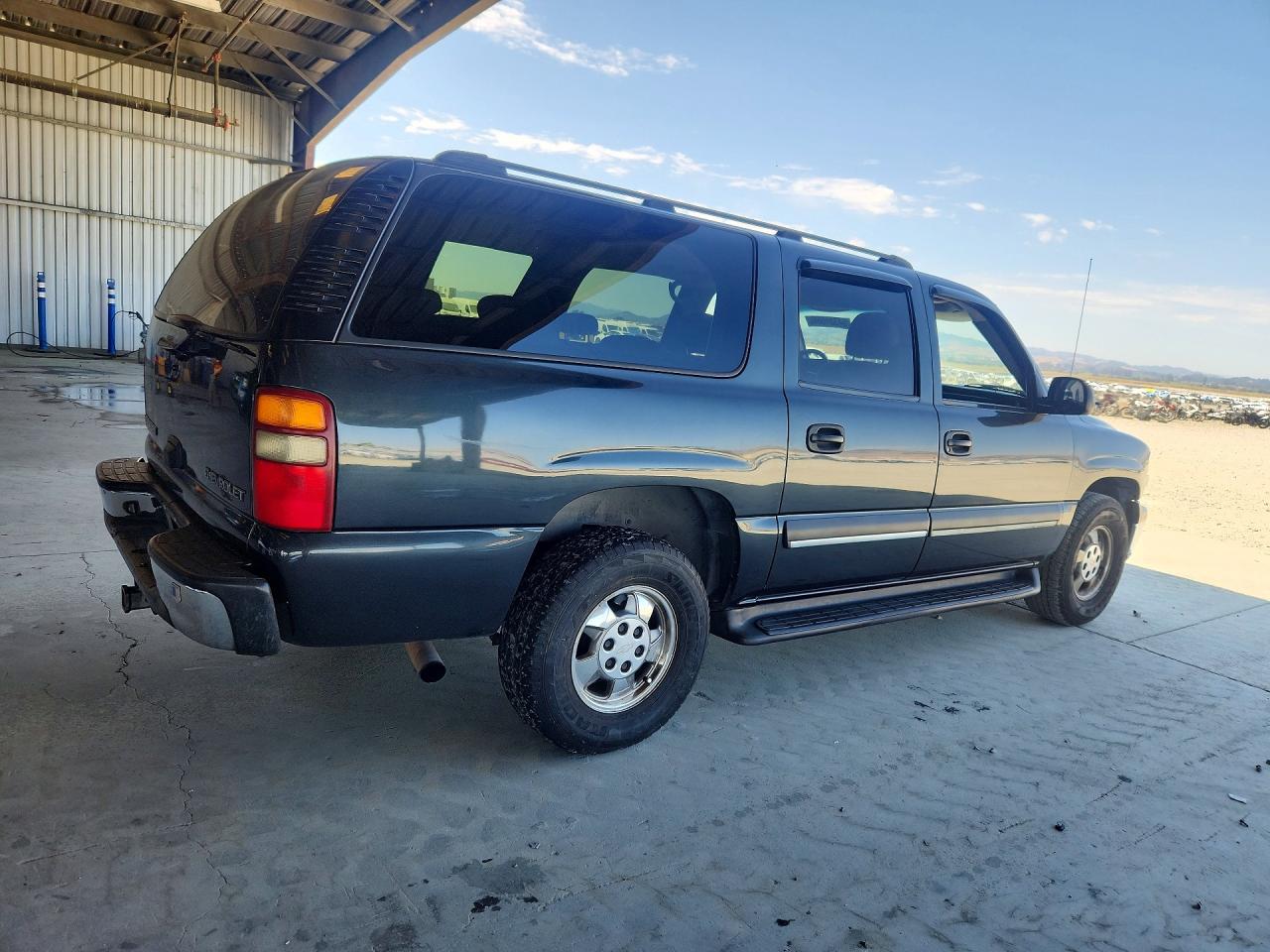 2003 Chevrolet Suburban C1500 Gray vin: 3GNEC16TX3G157935