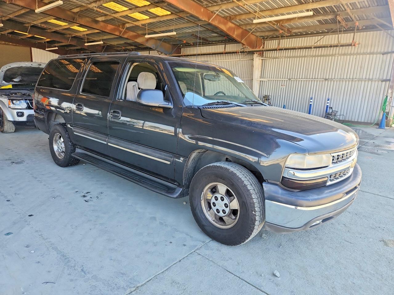 2003 Chevrolet Suburban C1500 Gray vin: 3GNEC16TX3G157935