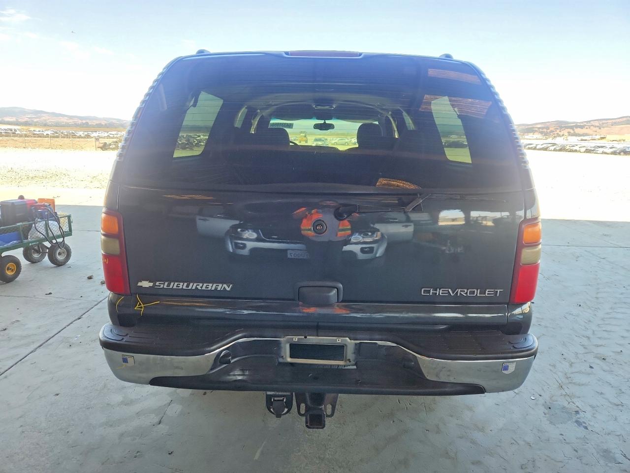 2003 Chevrolet Suburban C1500 Gray vin: 3GNEC16TX3G157935