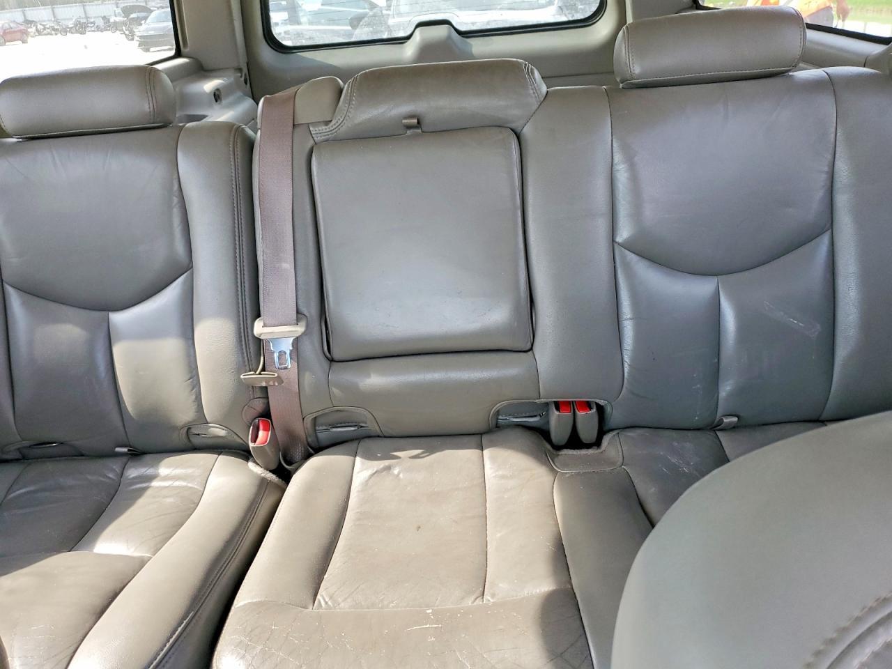 2006 Chevrolet Suburban C1500 Silver vin: 3GNEC16Z06G113662