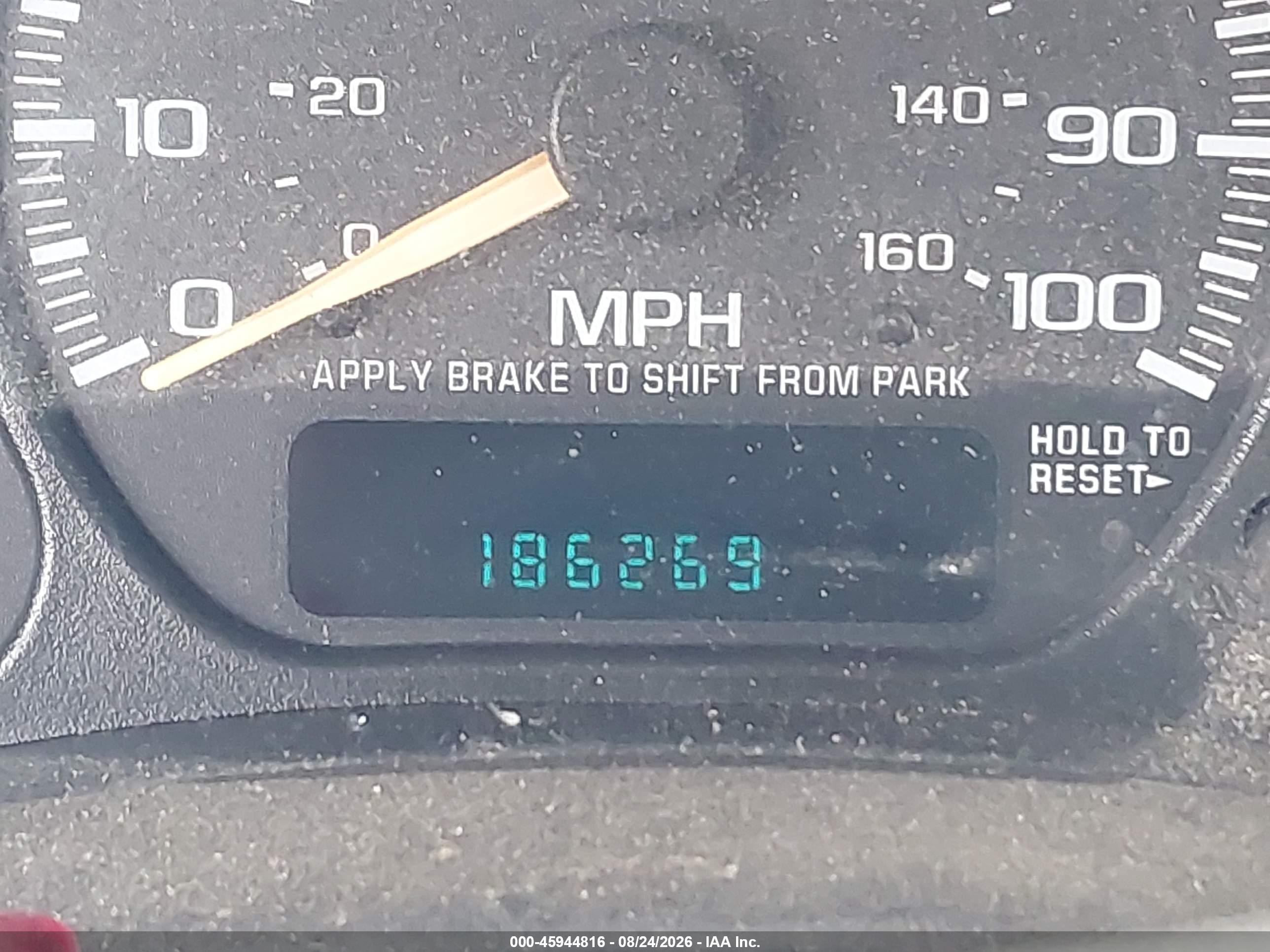 2002 Chevrolet Suburban C1500 Green vin: 3GNEC16Z12G191085