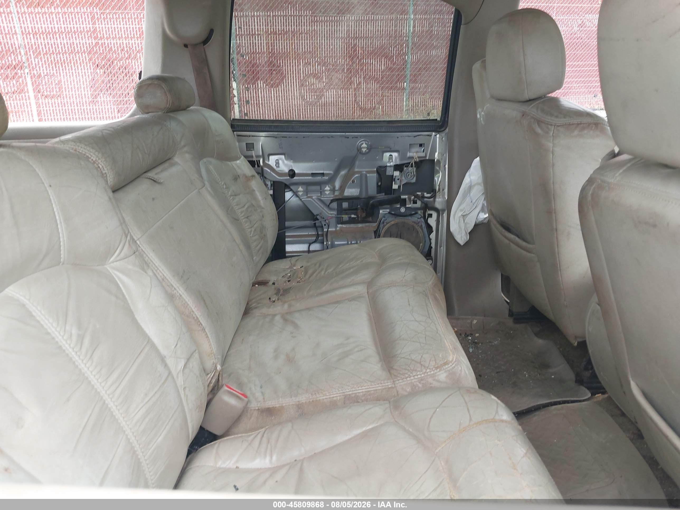 2002 Chevrolet Suburban 1500 Lt Gold vin: 3GNEC16Z12G243945