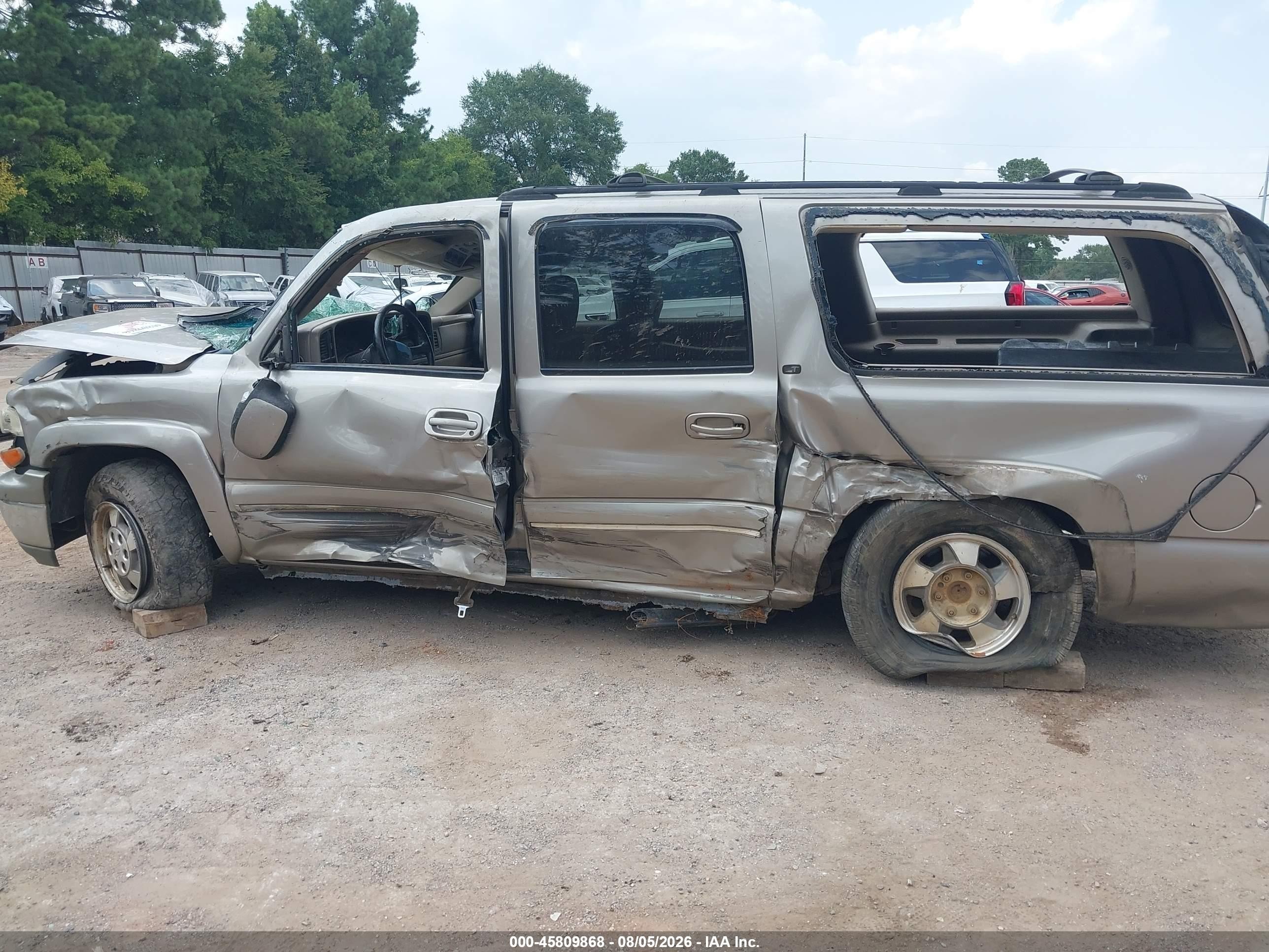 2002 Chevrolet Suburban 1500 Lt Gold vin: 3GNEC16Z12G243945