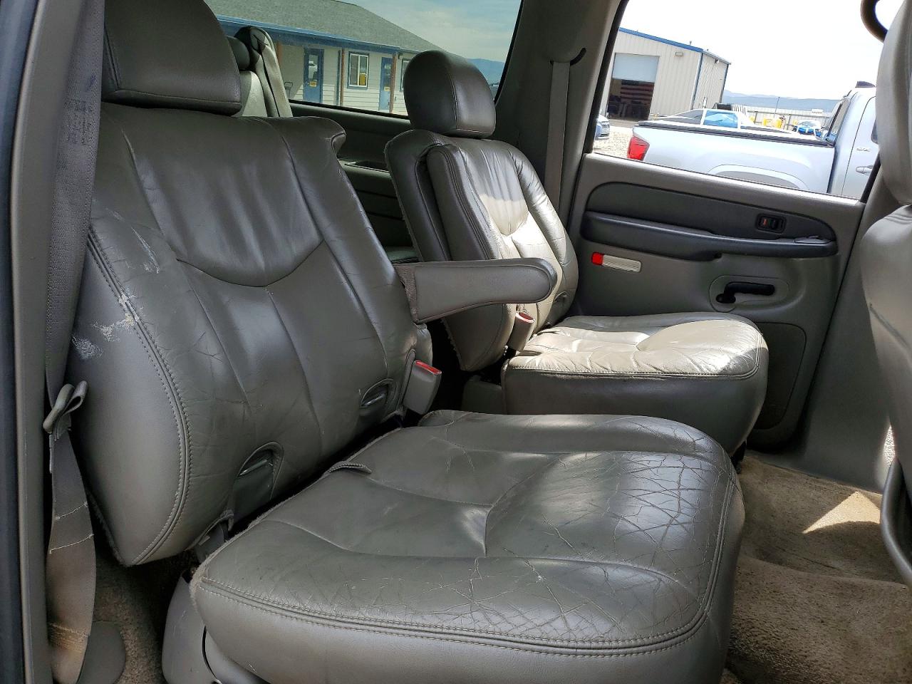2003 Chevrolet Suburban C1500 Черный vin: 3GNEC16Z13G176216