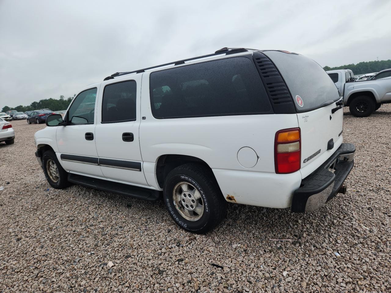 2002 Chevrolet Suburban C1500 White vin: 3GNEC16Z22G284066