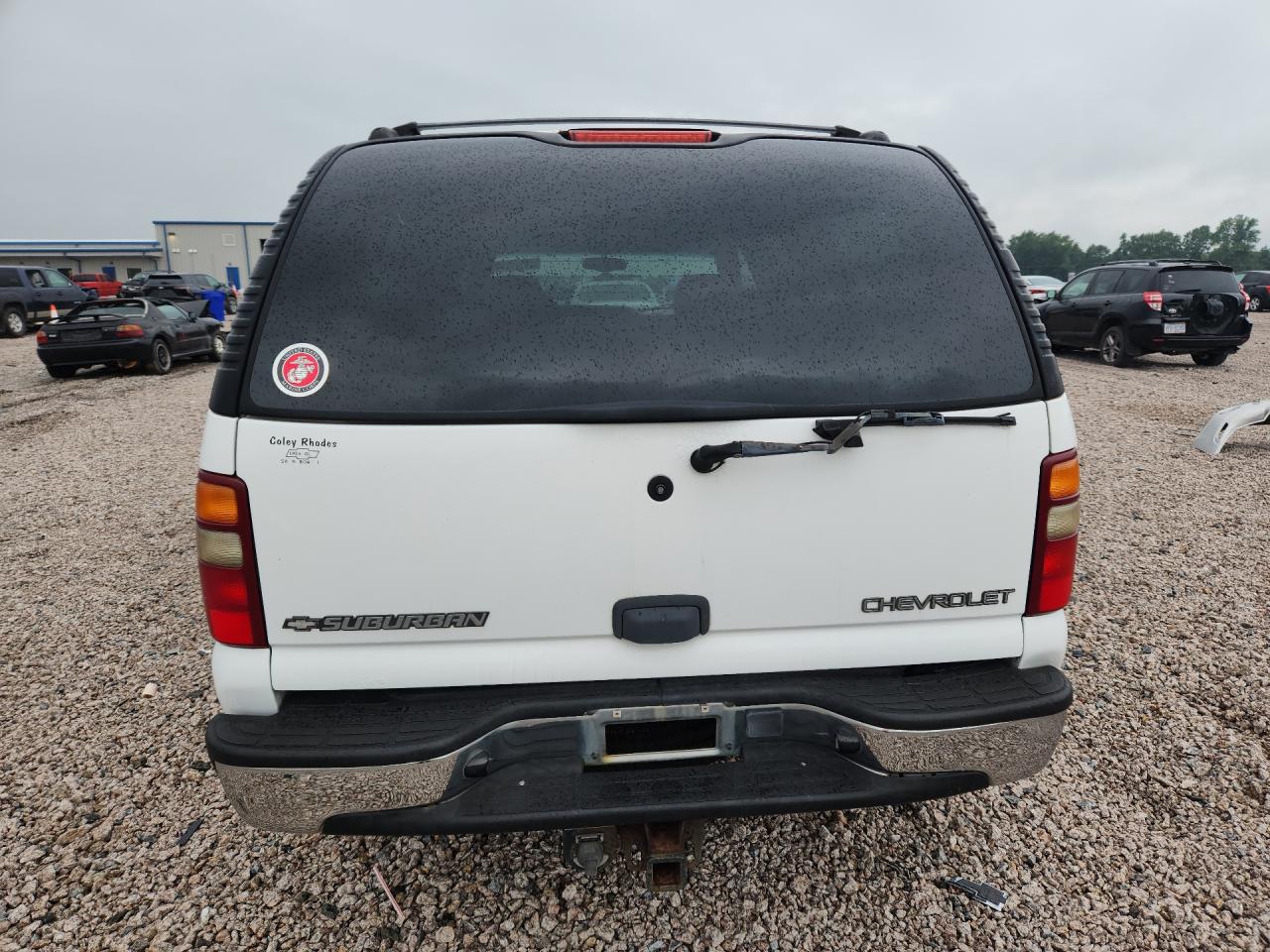 2002 Chevrolet Suburban C1500 White vin: 3GNEC16Z22G284066