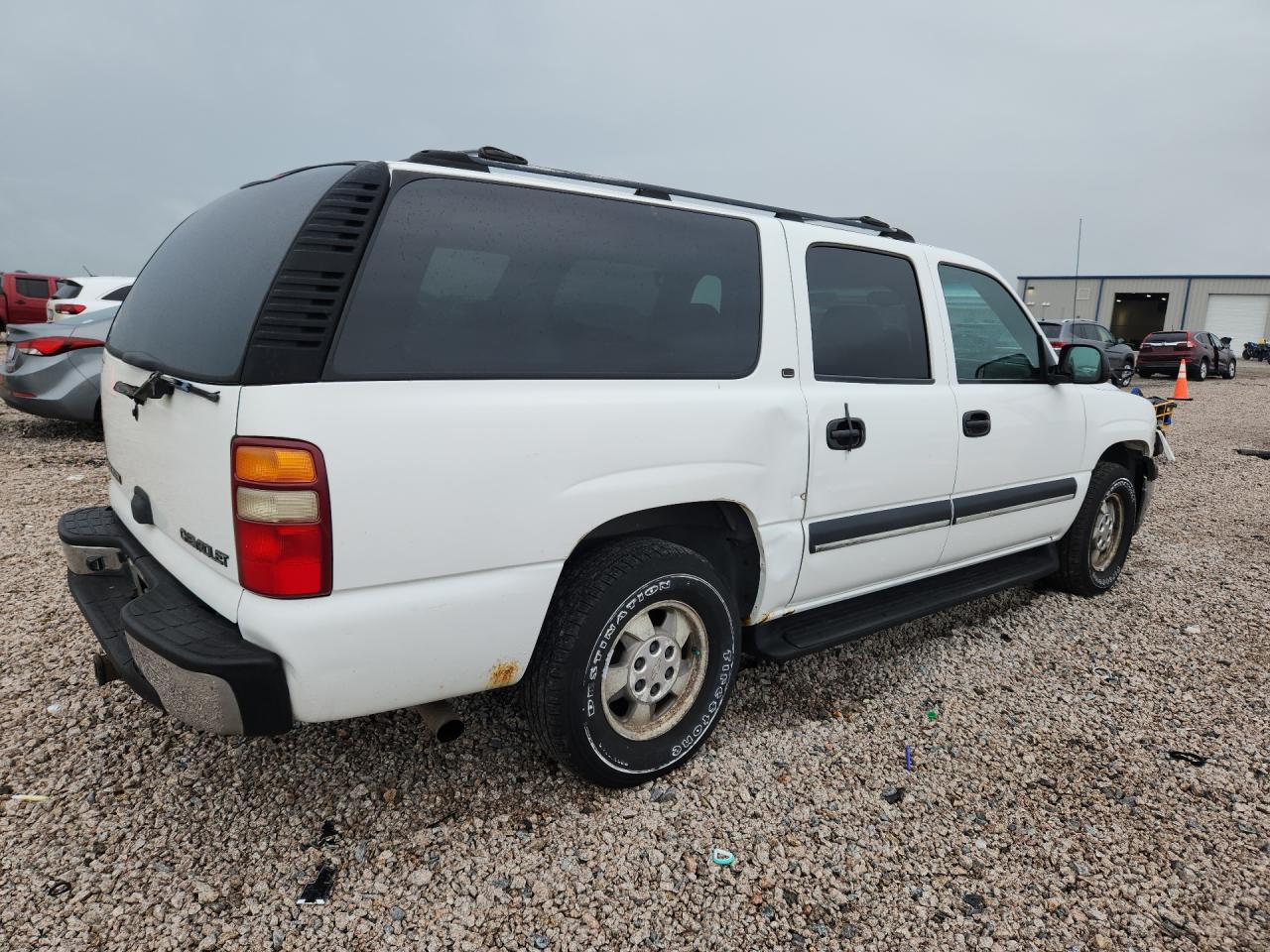 2002 Chevrolet Suburban C1500 White vin: 3GNEC16Z22G284066