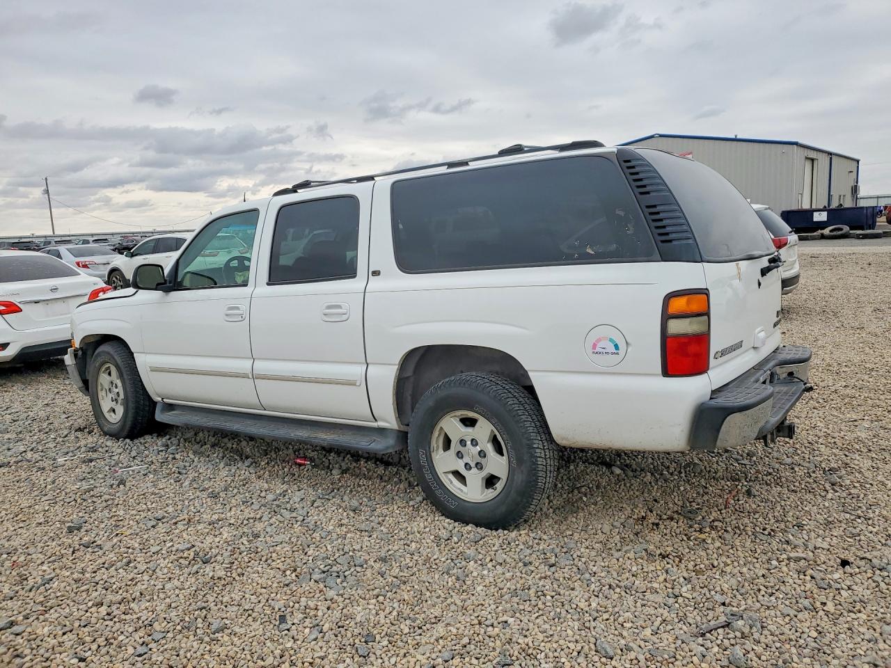 2004 Chevrolet Suburban C1500 White vin: 3GNEC16Z34G155787