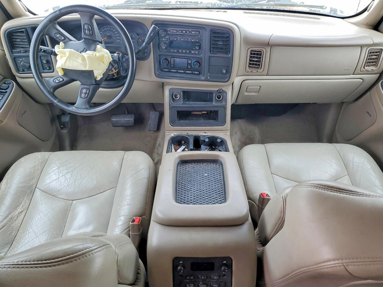 2004 Chevrolet Suburban C1500 White vin: 3GNEC16Z34G155787