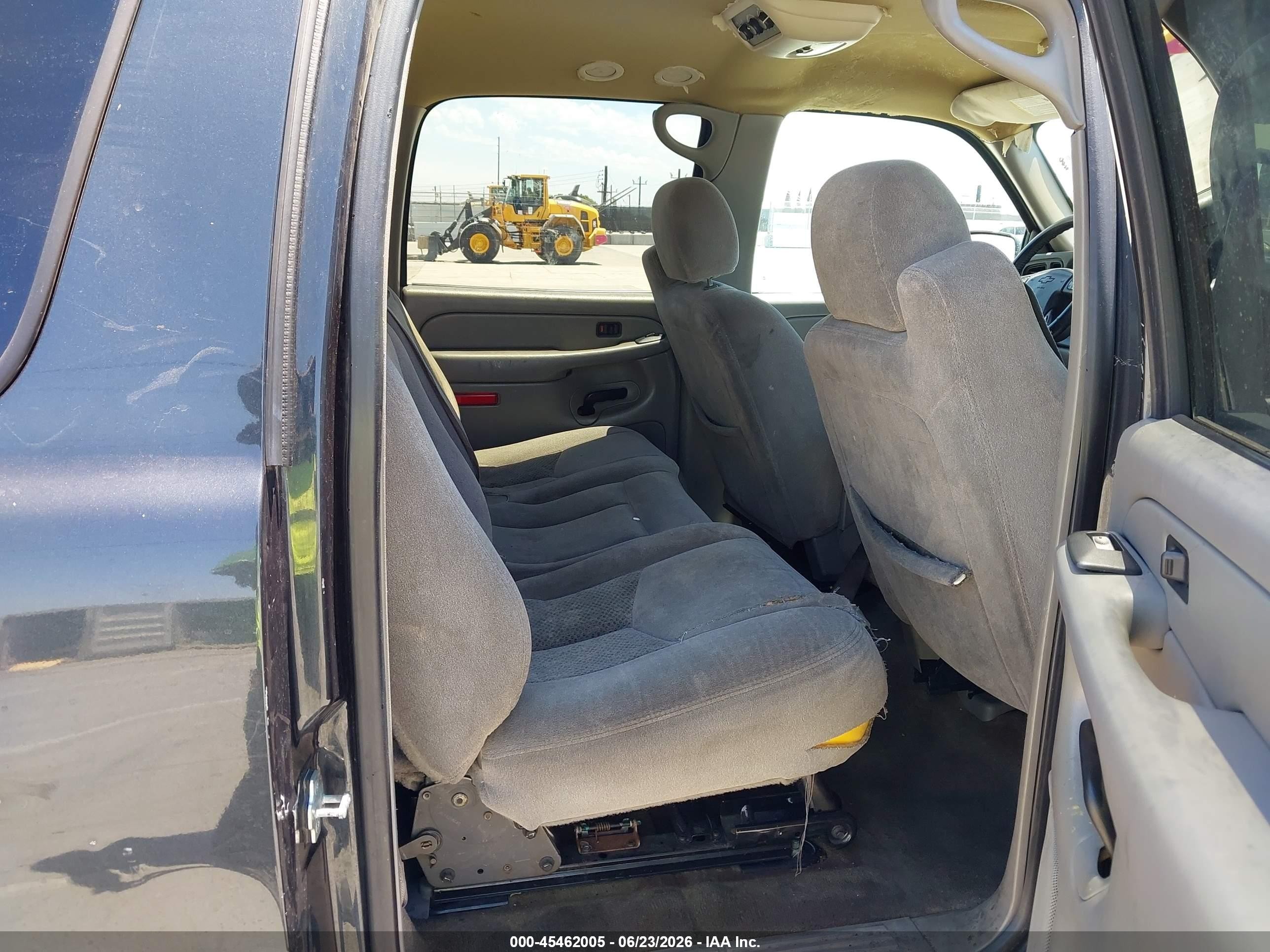 2005 Chevrolet Suburban 1500 Ls Gray vin: 3GNEC16Z35G155225