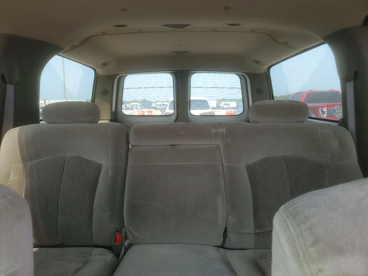 2002 Chevrolet Suburban C1500 Red vin: 3GNEC16Z42G324468