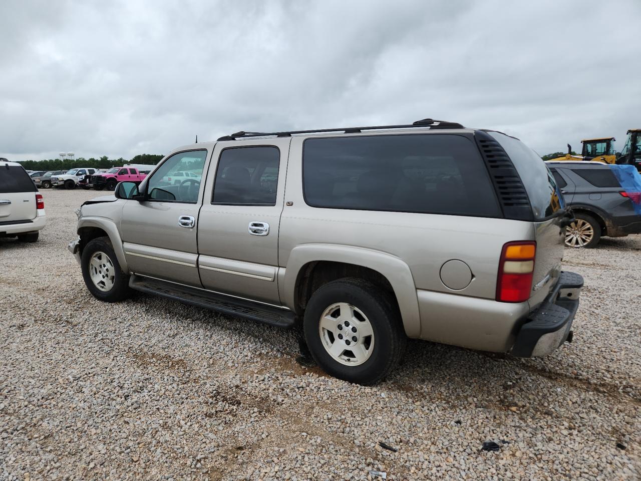2003 Chevrolet Suburban C1500 Gold vin: 3GNEC16Z43G286368