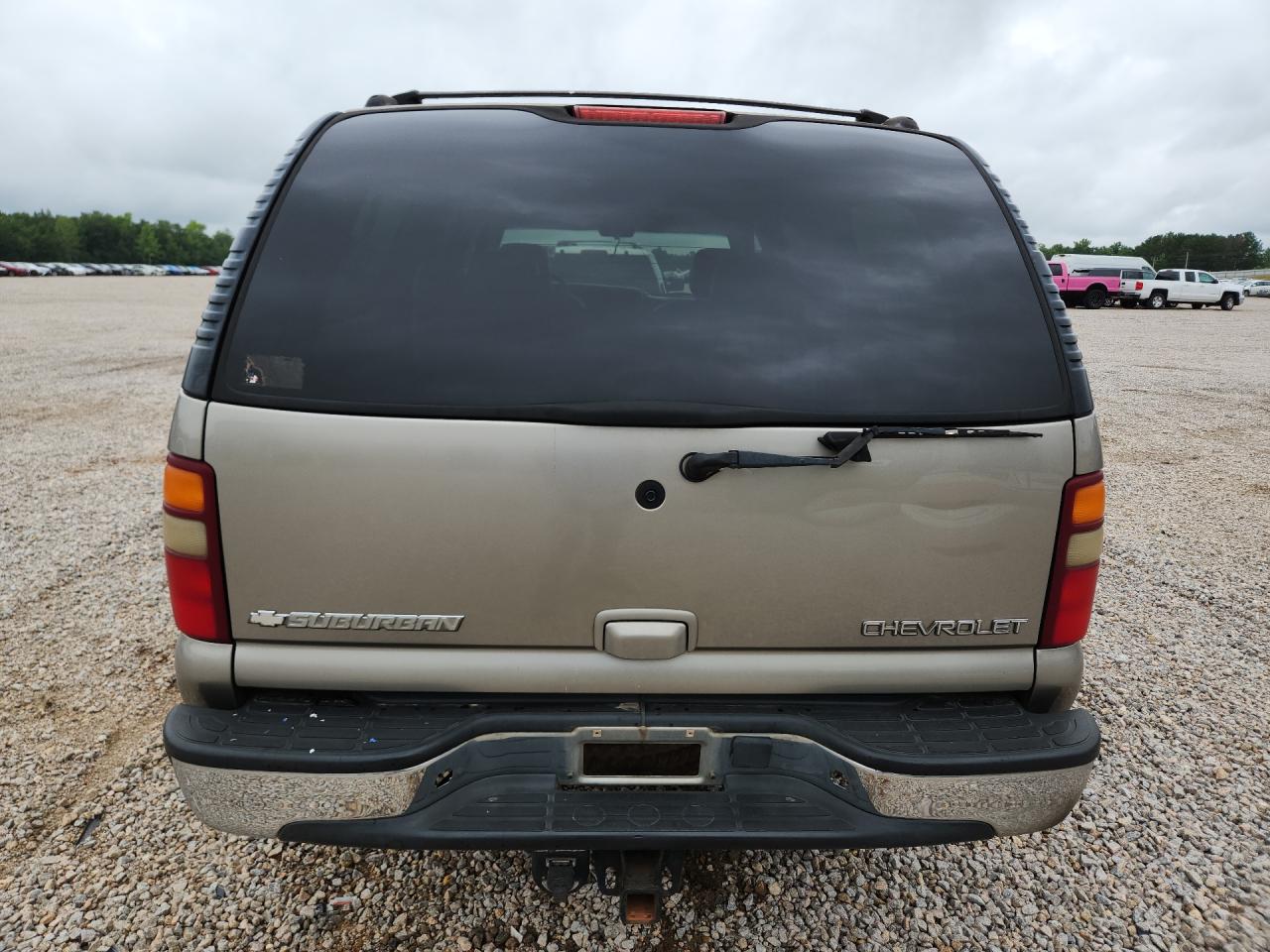 2003 Chevrolet Suburban C1500 Gold vin: 3GNEC16Z43G286368