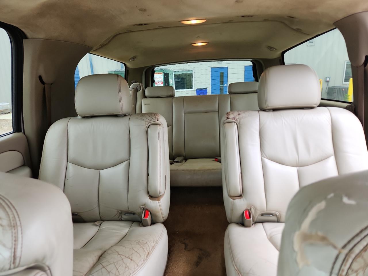 2003 Chevrolet Suburban C1500 Gold vin: 3GNEC16Z43G286368