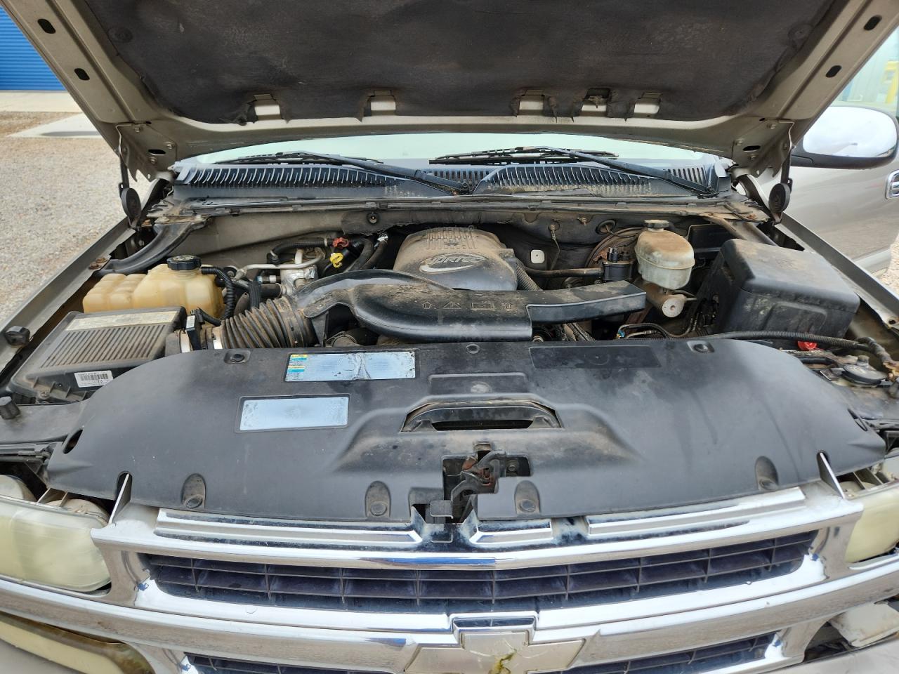 2003 Chevrolet Suburban C1500 Gold vin: 3GNEC16Z43G286368