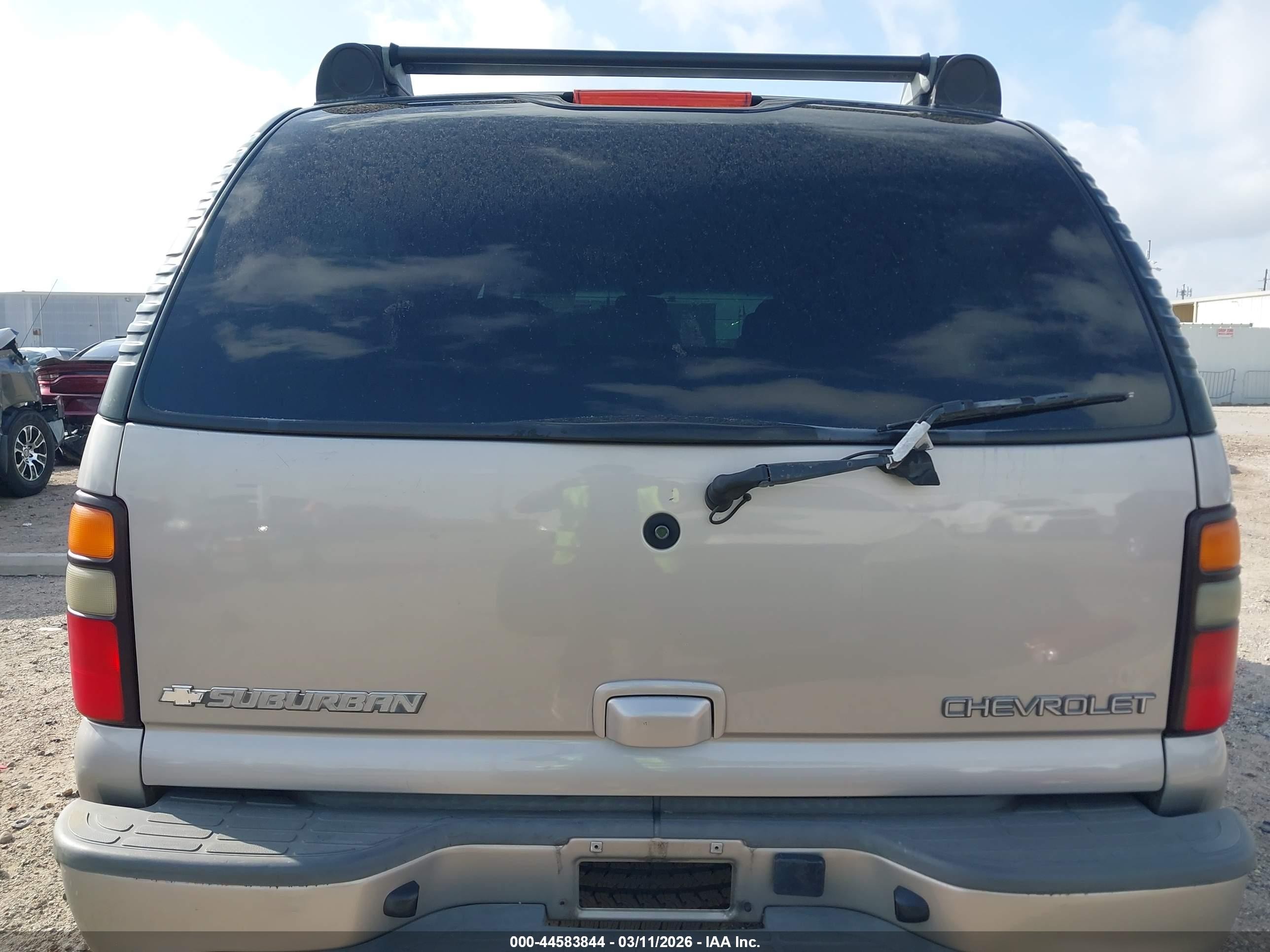 2005 Chevrolet Suburban 1500 Z71 Серый vin: 3GNEC16Z45G183759