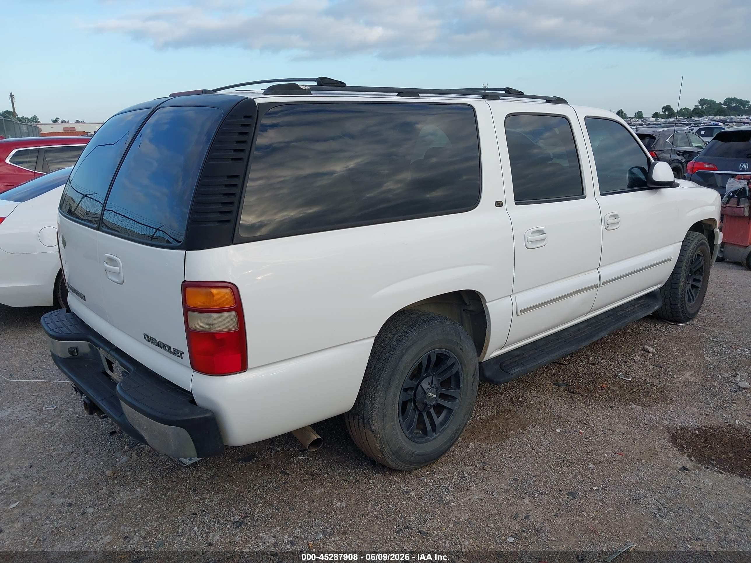 2002 Chevrolet Suburban 1500 Lt White vin: 3GNEC16Z62G202789
