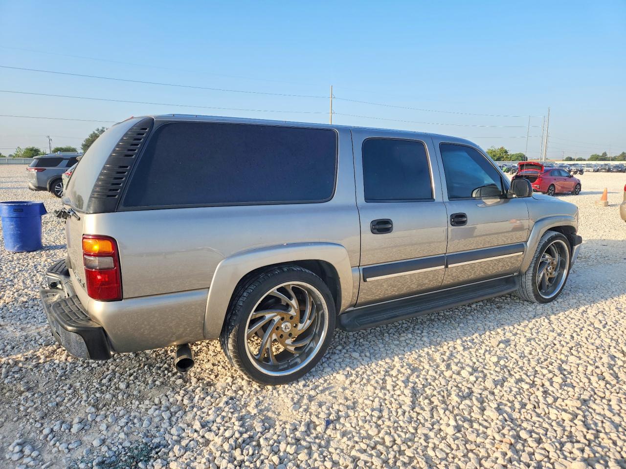 2003 Chevrolet Suburban C1500 Gold vin: 3GNEC16Z63G276652