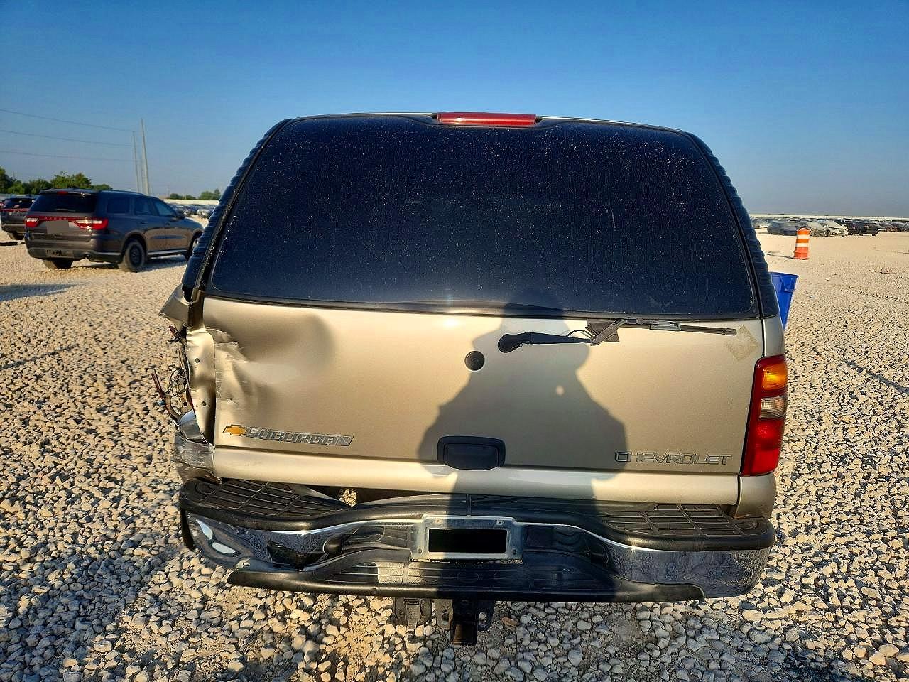 2003 Chevrolet Suburban C1500 Gold vin: 3GNEC16Z63G276652
