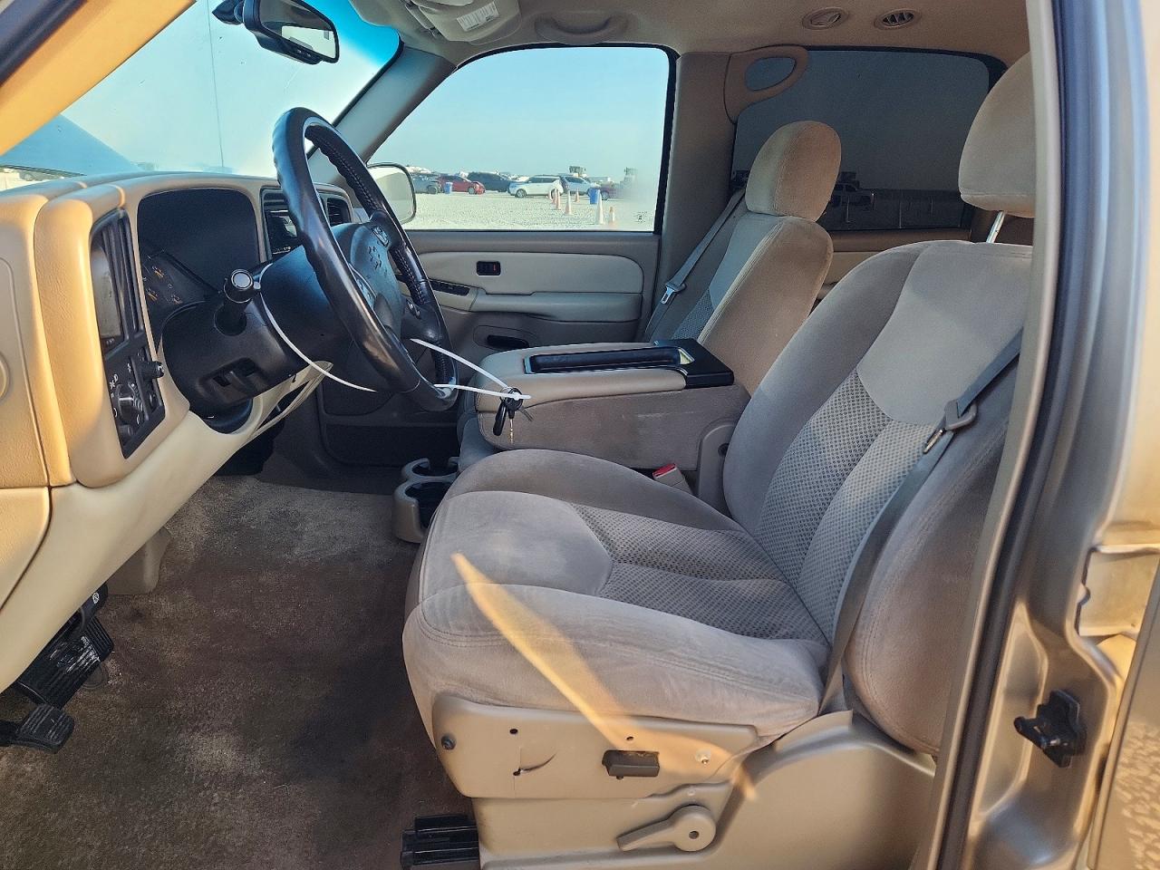 2003 Chevrolet Suburban C1500 Gold vin: 3GNEC16Z63G276652
