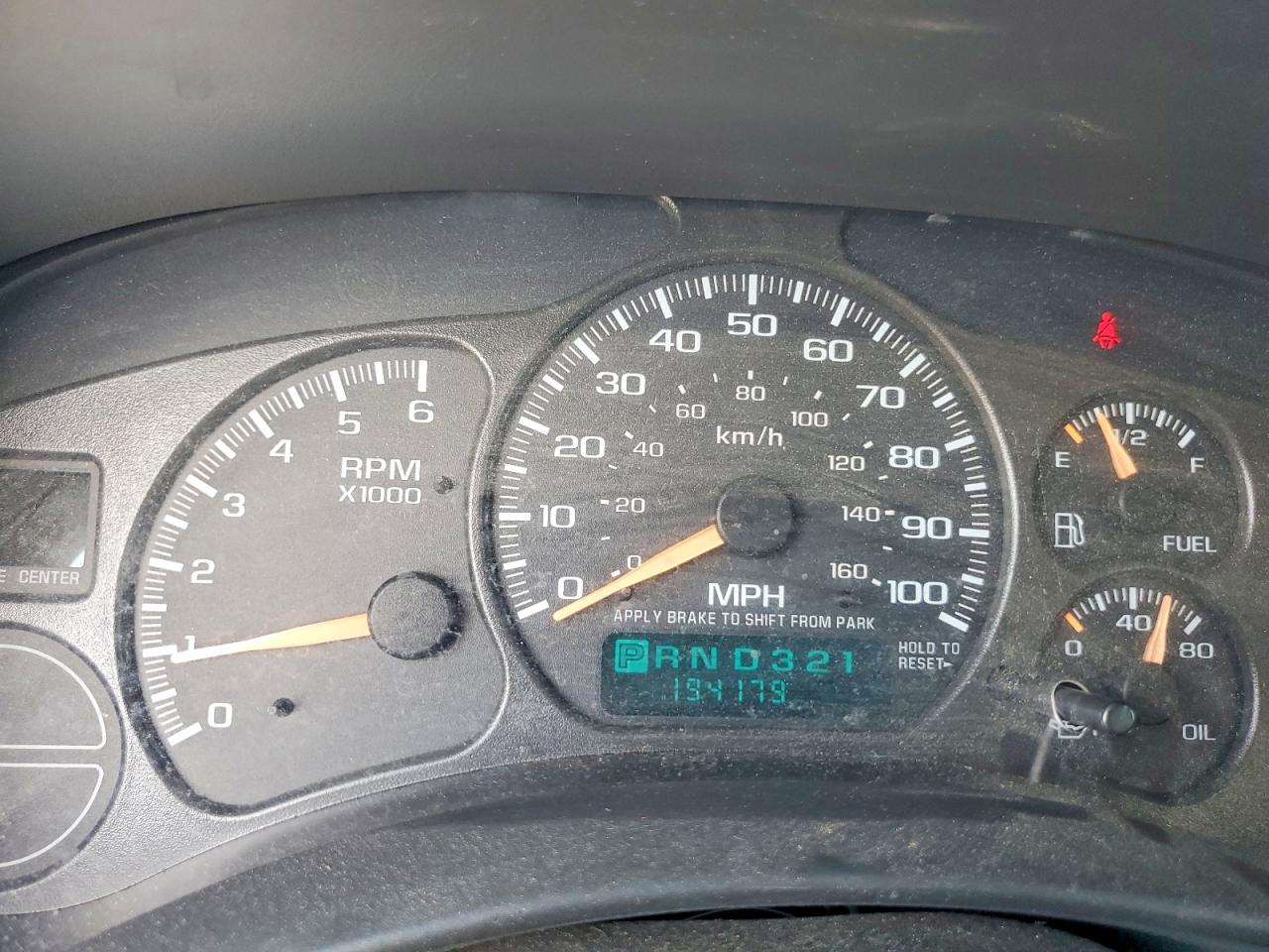 2002 Chevrolet Suburban C1500 Черный vin: 3GNEC16Z72G323492