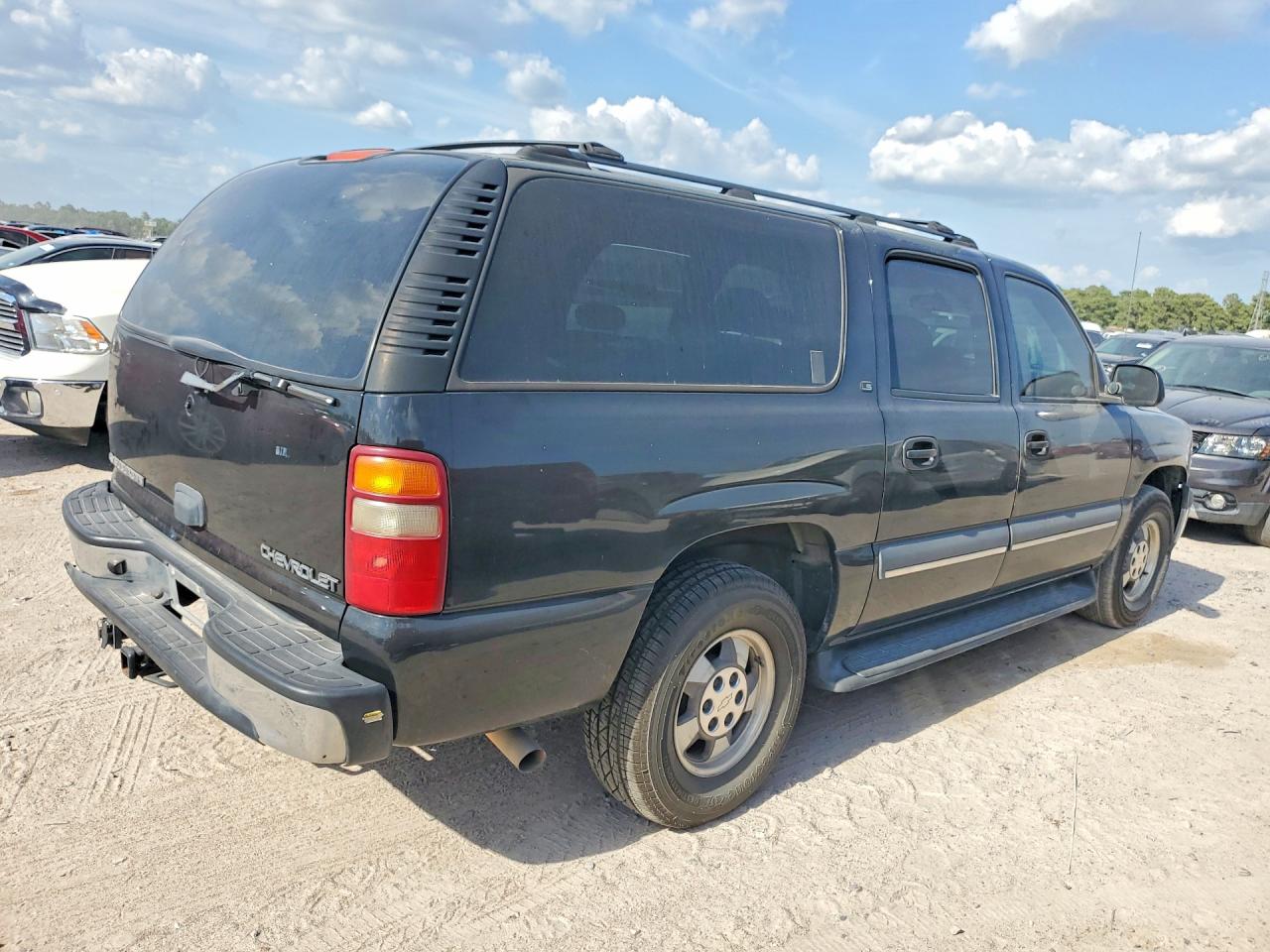 2002 Chevrolet Suburban C1500 Черный vin: 3GNEC16Z72G323492