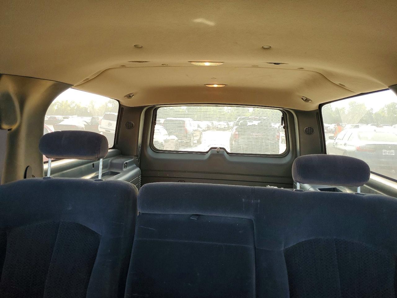 2002 Chevrolet Suburban C1500 Черный vin: 3GNEC16Z72G323492