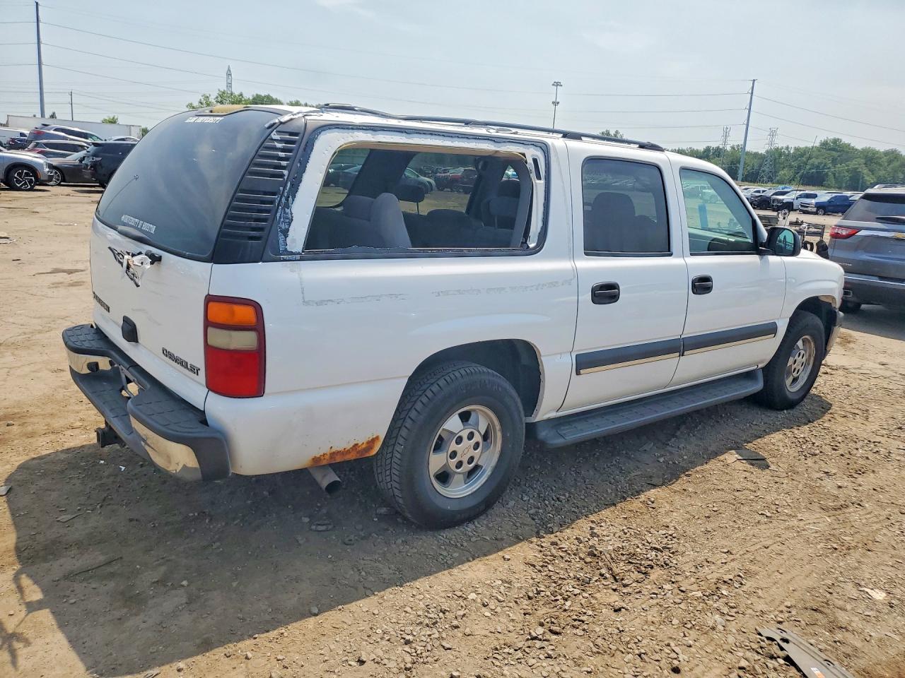 2003 Chevrolet Suburban C1500 White vin: 3GNEC16Z73G267295