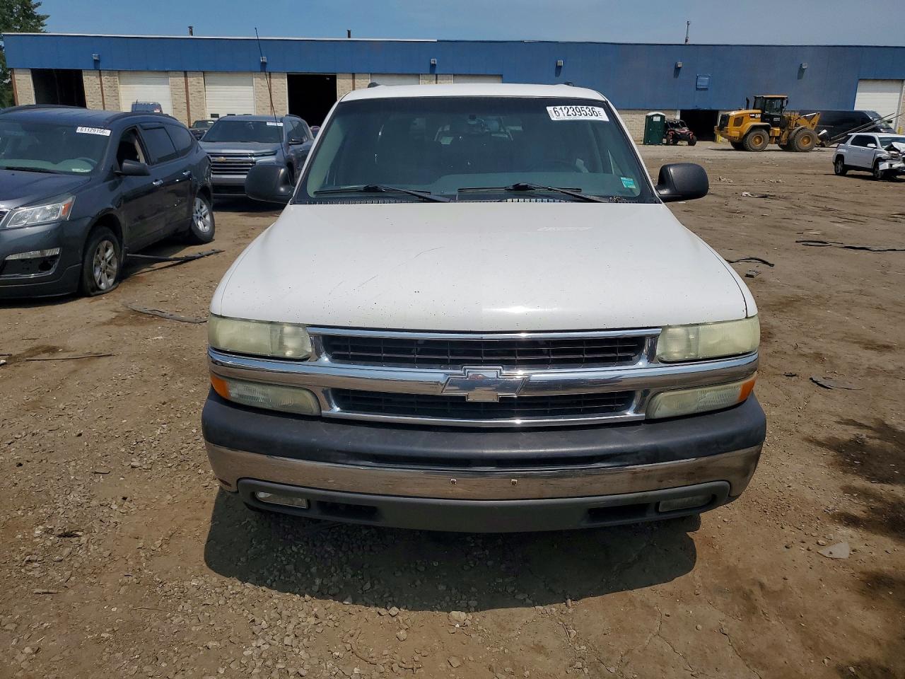 2003 Chevrolet Suburban C1500 White vin: 3GNEC16Z73G267295
