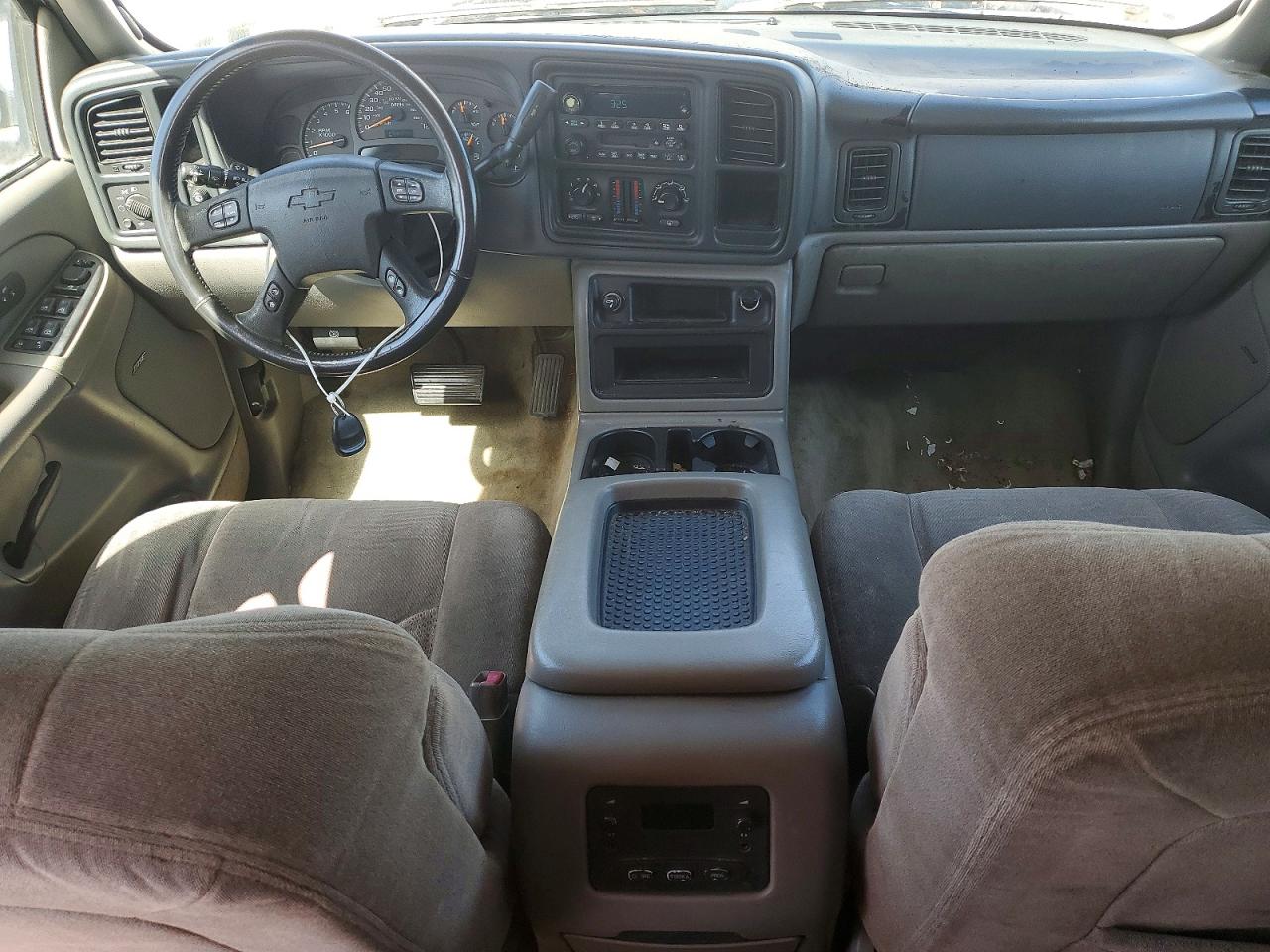 2004 Chevrolet Suburban C1500 Бежевый vin: 3GNEC16Z74G207373